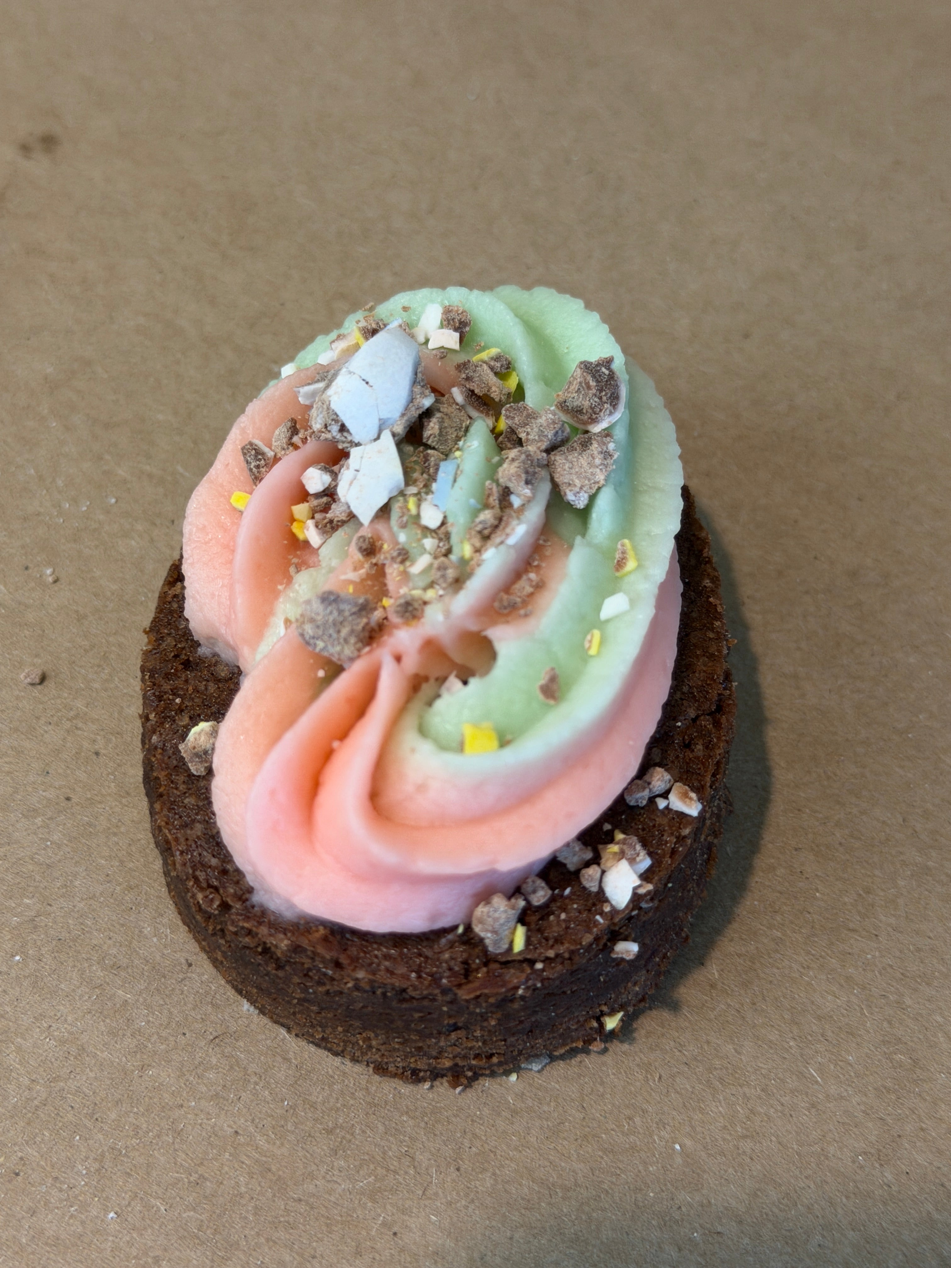 Easter Egg Brownies with Pastel Frosting (6)